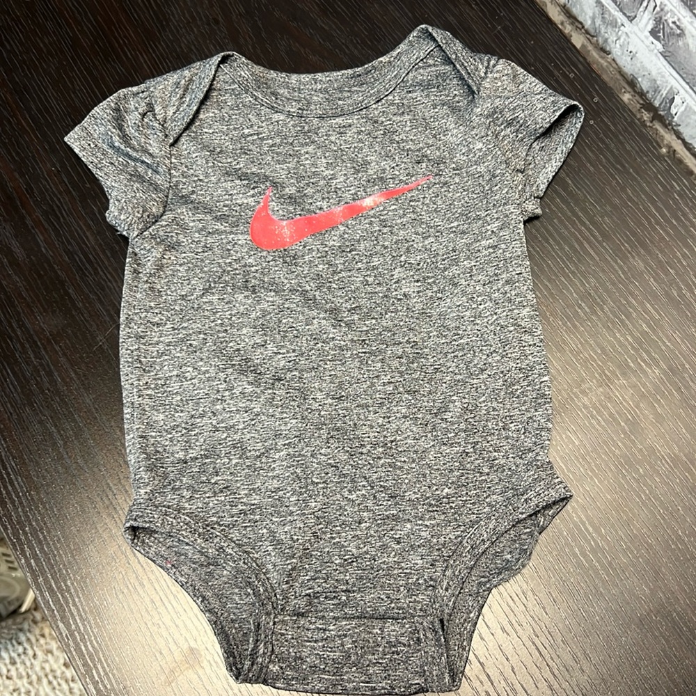 Nike‎